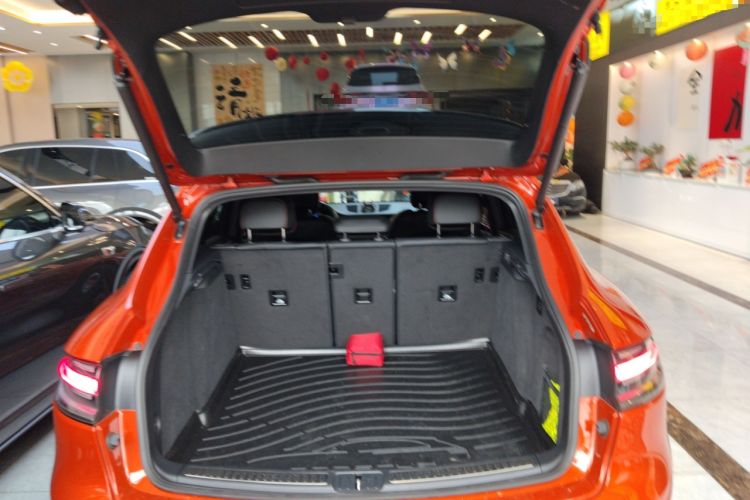 Used Porsche Macan 2022 Macan S 2.9T Trunk