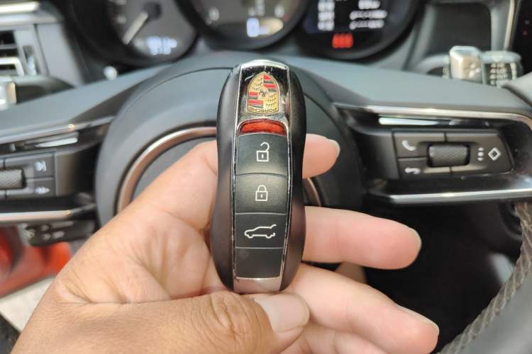 Used Porsche Macan 2022 Macan 2.0T Vehicle Key