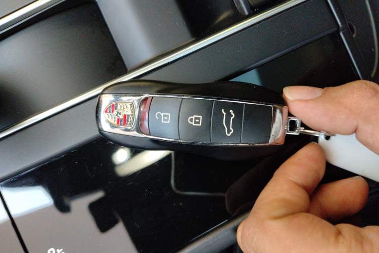 Used Porsche Macan 2022 Macan S 2.9T Vehicle Key