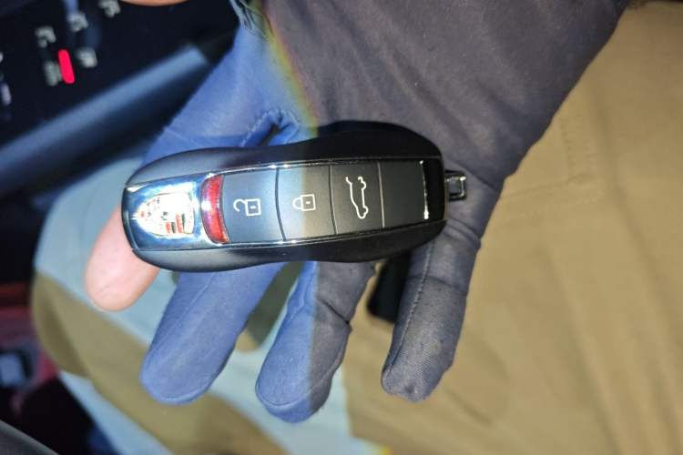 Used Porsche Macan 2022 Macan 2.0T Vehicle Key
