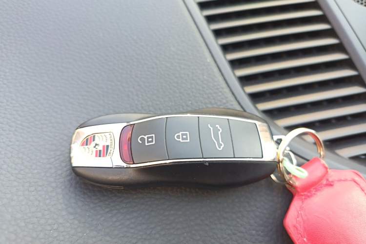 Used Porsche Macan 2022 Macan 2.0T Vehicle Key