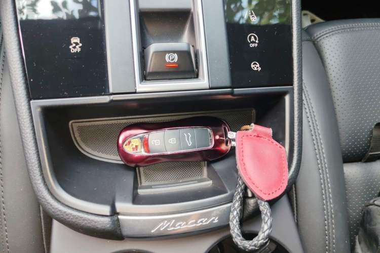 Used Porsche Macan 2022 Macan 2.0T Vehicle Key