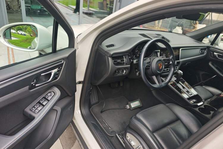 Used Porsche Macan 2022 Macan 2.0T Driver Seat