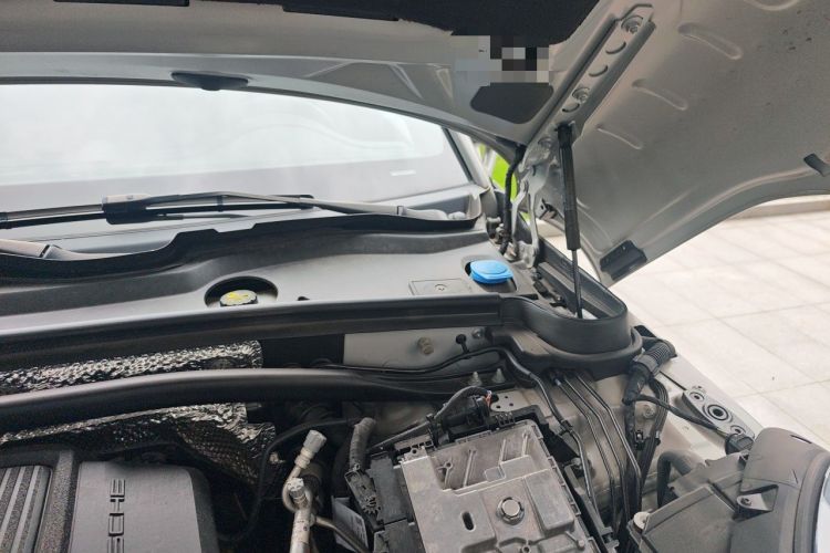 Used Porsche Macan 2022 Macan 2.0T Engine Bay Left