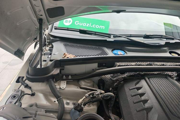 Used Porsche Macan 2022 Macan 2.0T Engine Bay Right