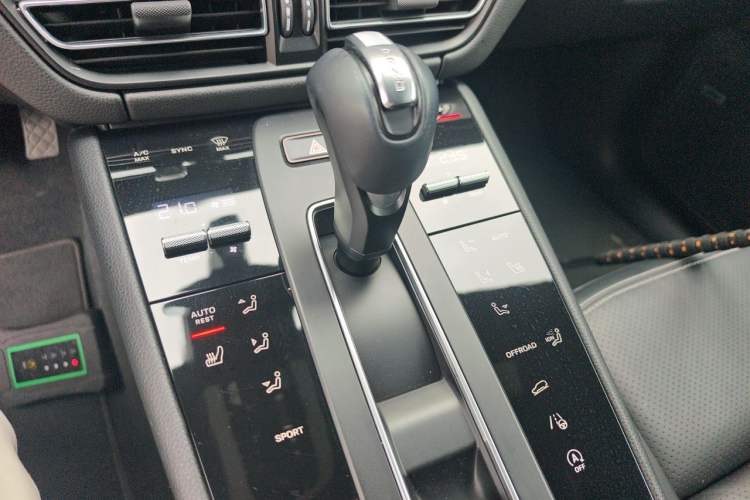 Used Porsche Macan 2022 Macan 2.0T Gear Lever