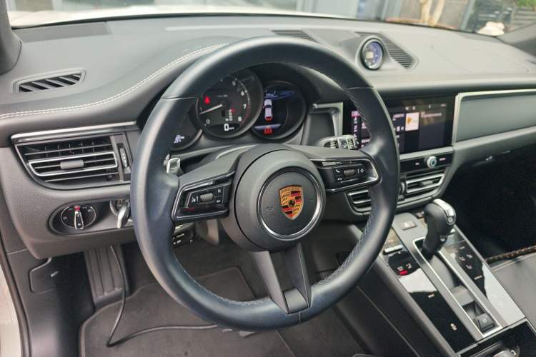 Used Porsche Macan 2022 Macan 2.0T Steering Wheel