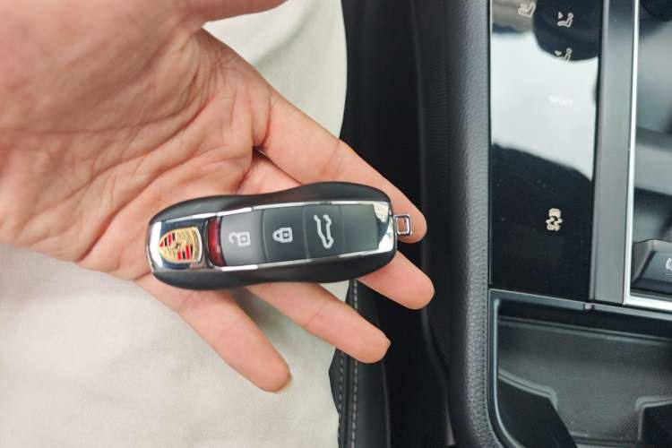 Used Porsche Macan 2022 Macan 2.0T Vehicle Key