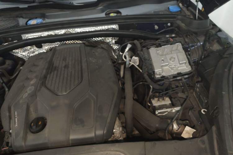 Used Porsche Macan 2022 Macan 2.0T Engine Bay Left
