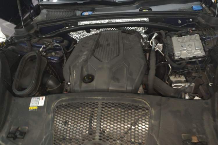 Used Porsche Macan 2022 Macan 2.0T Engine Bay