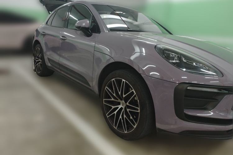 Used Porsche Macan 2022 Macan 2.0T Front Right 45 Deg