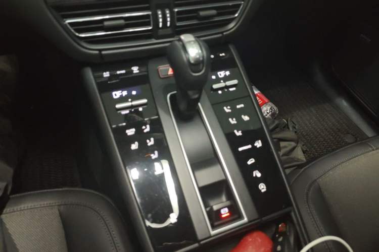 Used Porsche Macan 2022 Macan 2.0T Gear Lever