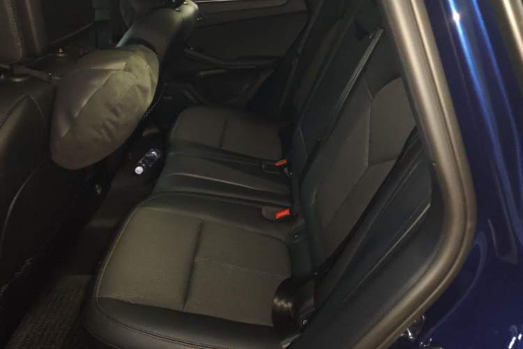 Used Porsche Macan 2022 Macan 2.0T Left Rear Seat