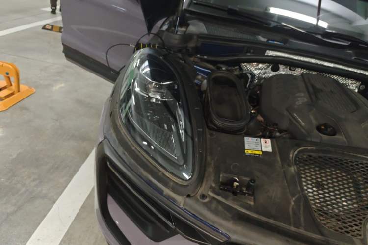 Used Porsche Macan 2022 Macan 2.0T Right Front Headlight
