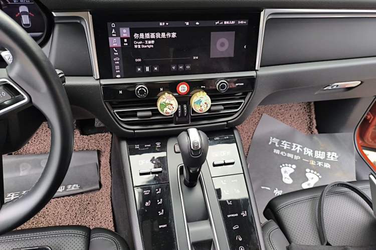 Used Porsche Macan 2022 Macan 2.0T Audio And AC Panel