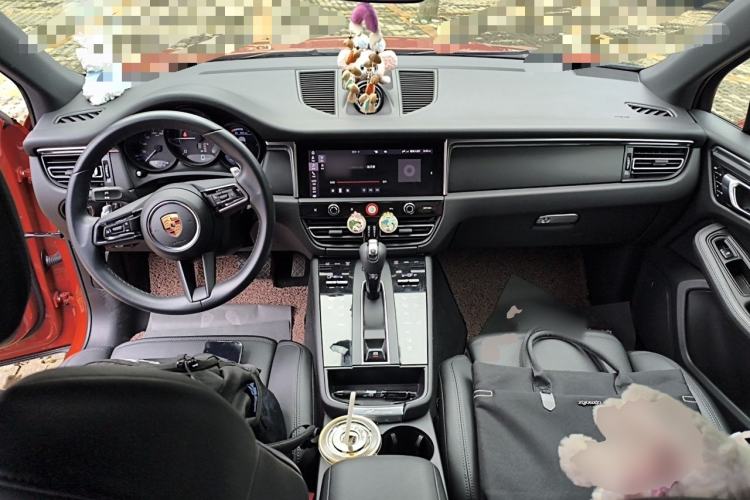 Used Porsche Macan 2022 Macan 2.0T Center Console
