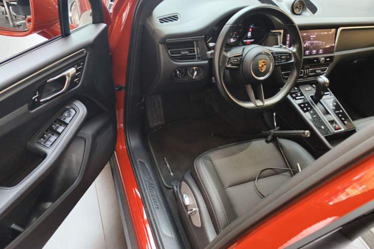 Used Porsche Macan 2022 Macan 2.0T Driver Seat