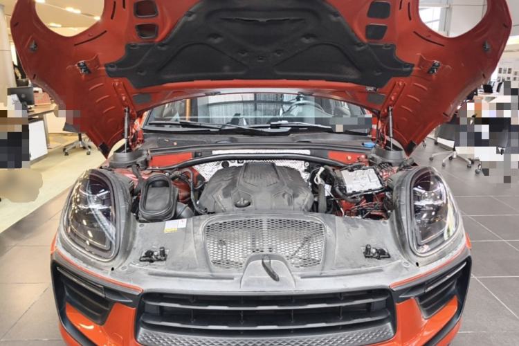 Used Porsche Macan 2022 Macan 2.0T Engine Bay