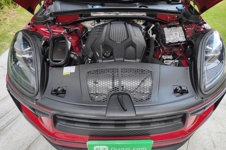 Used Porsche Macan 2022 Macan 2.0T Engine Bay