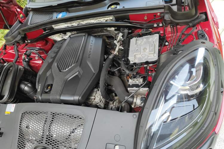 Used Porsche Macan 2022 Macan 2.0T Engine Bay Left