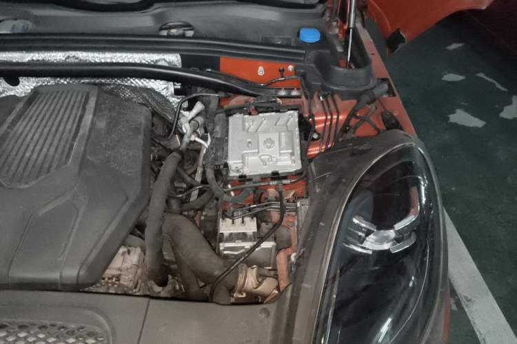 Used Porsche Macan 2022 Macan 2.0T Engine Bay Left