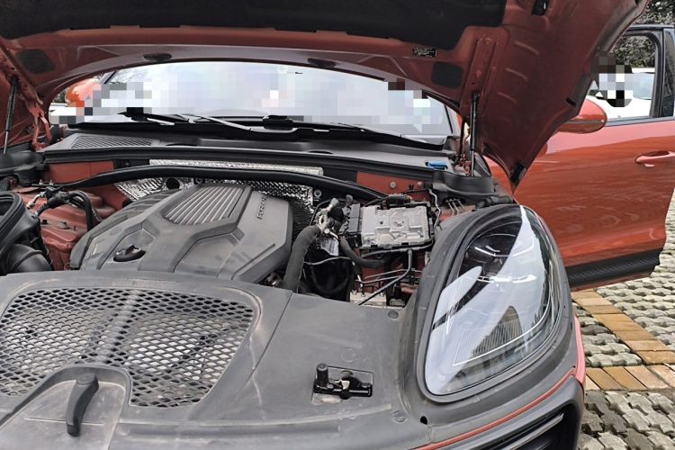 Used Porsche Macan 2022 Macan 2.0T Engine Bay Left