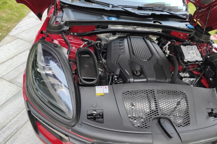 Used Porsche Macan 2022 Macan 2.0T Engine Bay Right