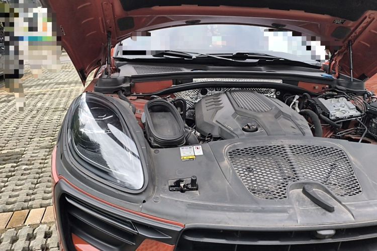 Used Porsche Macan 2022 Macan 2.0T Engine Bay Right