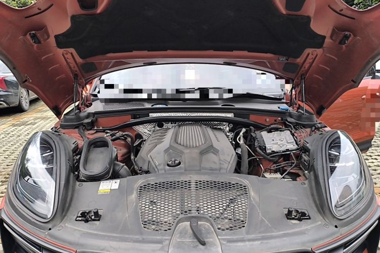 Used Porsche Macan 2022 Macan 2.0T Engine Bay