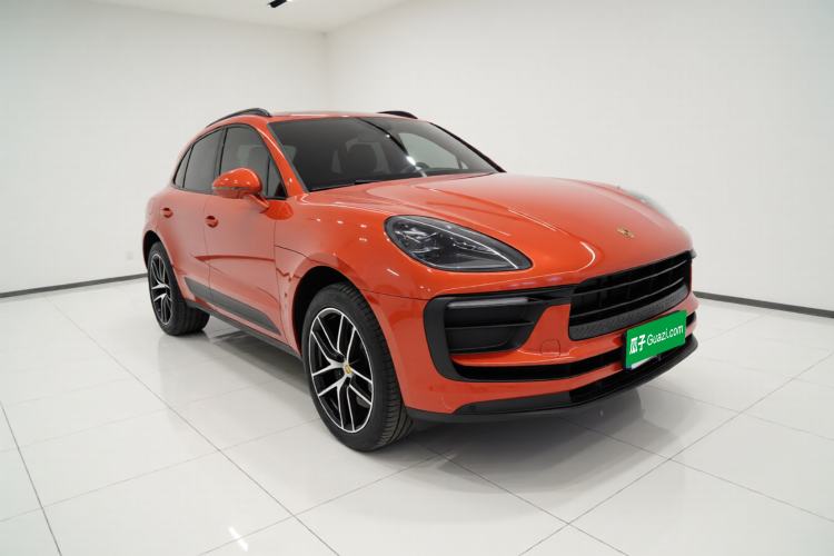 Used Porsche Macan 2022 Macan 2.0T Front Right 45 Deg
