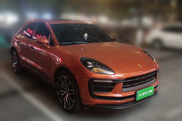 Used Porsche Macan 2022 Macan 2.0T Front Right 45 Deg