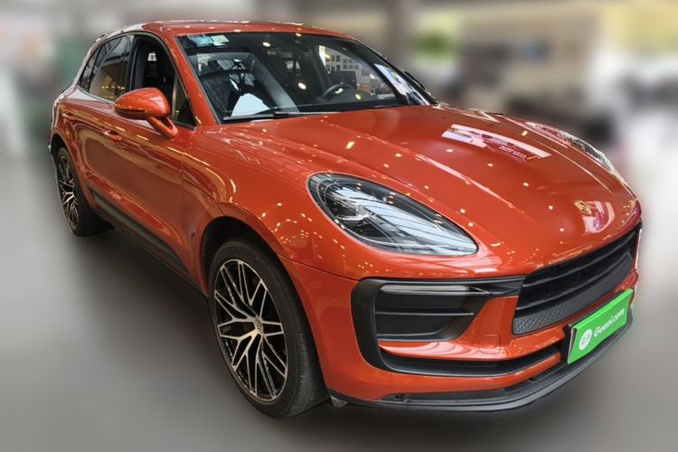 Used Porsche Macan 2022 Macan 2.0T Front Right 45 Deg