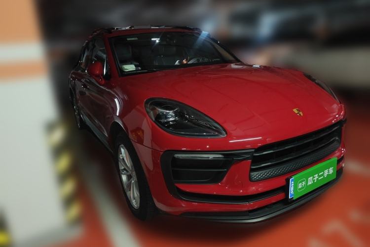 Used Porsche Macan 2022 Macan 2.0T Front Right 45 Deg