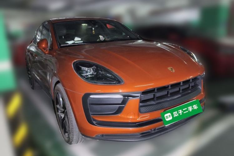 Used Porsche Macan 2022 Macan 2.0T Front Right 45 Deg