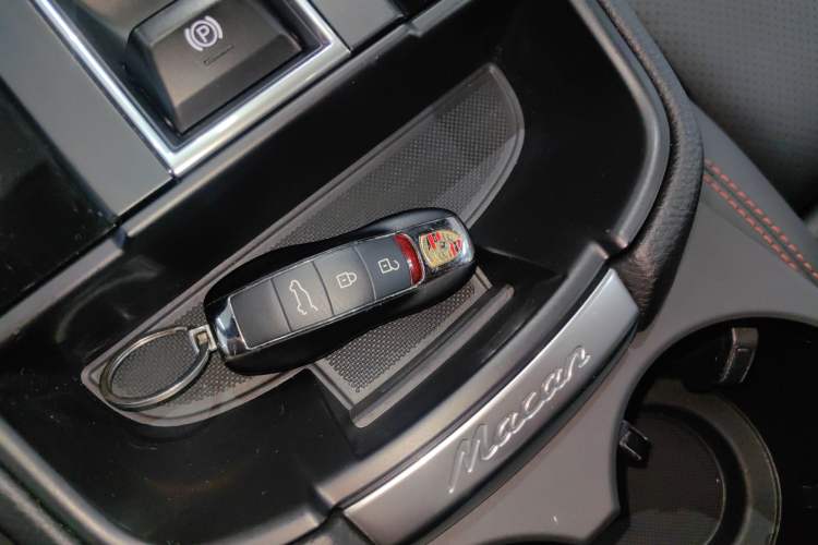 Used Porsche Macan 2022 Macan 2.0T Interior 1