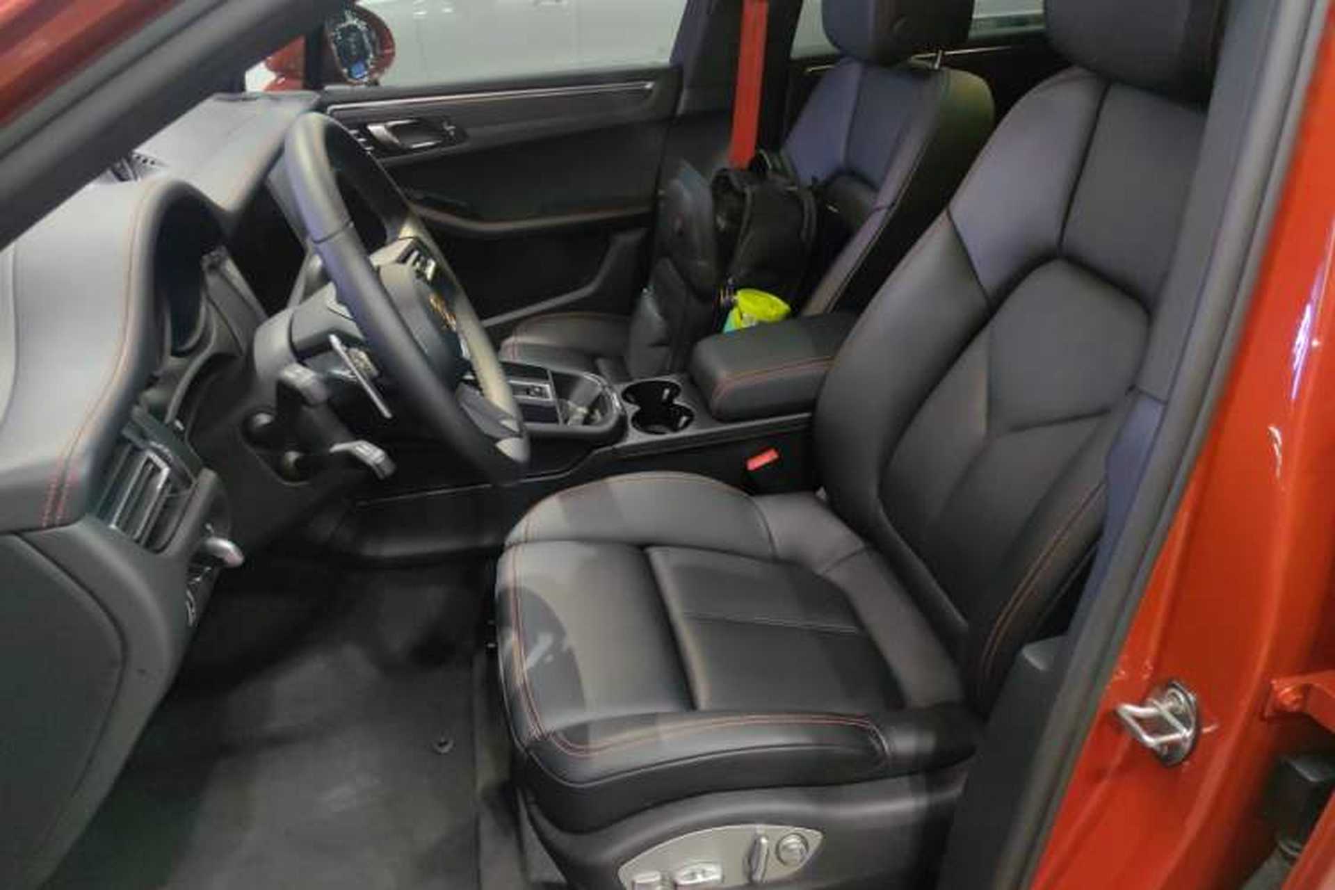 Used Porsche Macan 2022 Macan 2.0T Left Front Seat