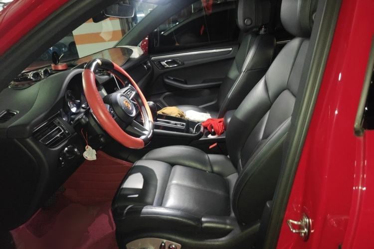 Used Porsche Macan 2022 Macan 2.0T Left Front Seat