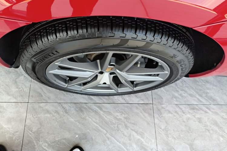 Used Porsche Macan 2022 Macan 2.0T Left Front Wheel Hub