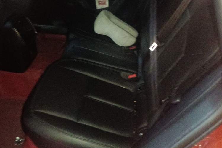 Used Porsche Macan 2022 Macan 2.0T Left Rear Seat