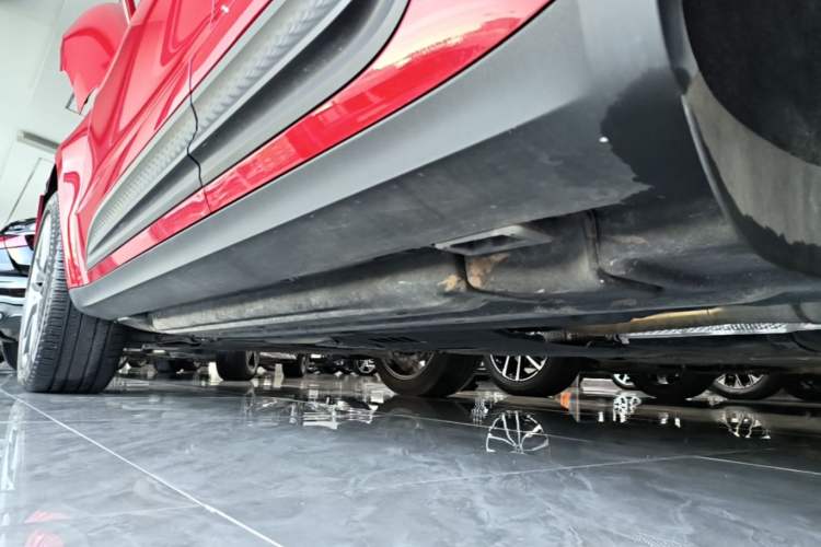 Used Porsche Macan 2022 Macan 2.0T Left Side Sill