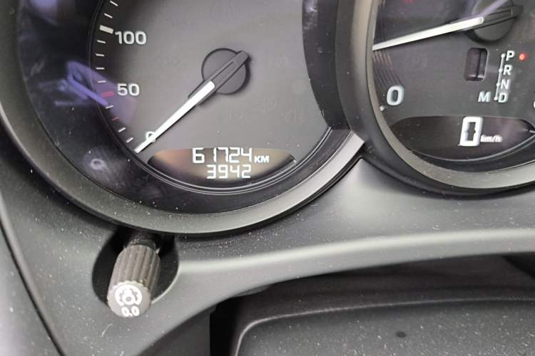 Used Porsche Macan 2022 Macan 2.0T Odometer Close Up