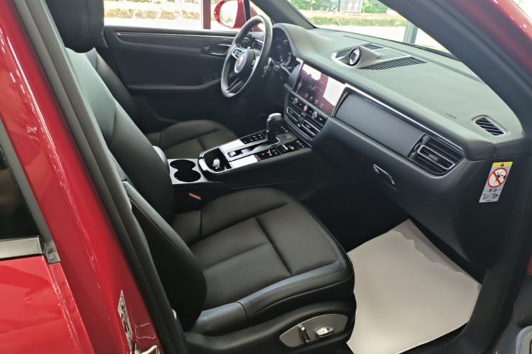 Used Porsche Macan 2022 Macan 2.0T Right Front Seat