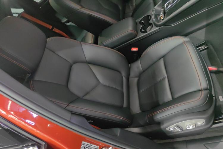 Used Porsche Macan 2022 Macan 2.0T Right Front Seat