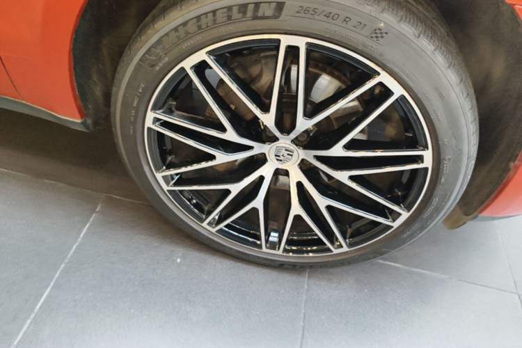 Used Porsche Macan 2022 Macan 2.0T Right Front Wheel Hub