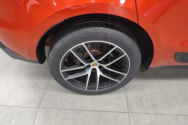 Used Porsche Macan 2022 Macan 2.0T Right Rear Wheel Hub