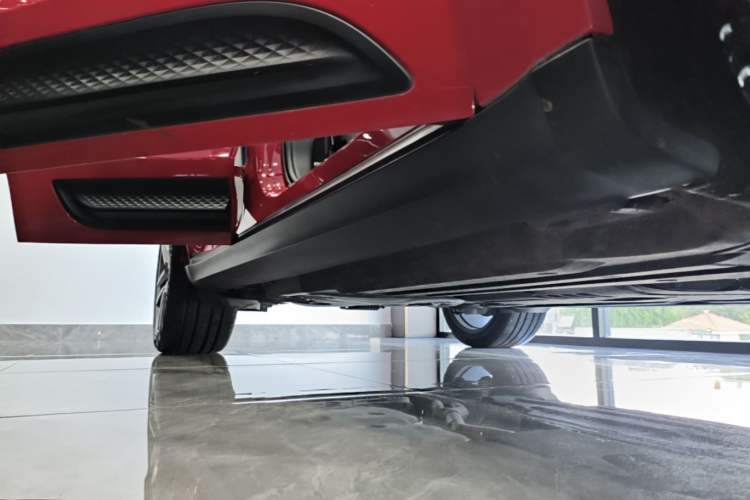 Used Porsche Macan 2022 Macan 2.0T Right Side Sill