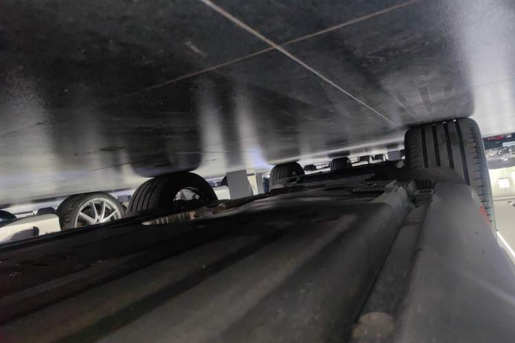 Used Porsche Macan 2022 Macan 2.0T Right Side Sill