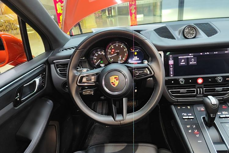Used Porsche Macan 2022 Macan 2.0T Steering Wheel
