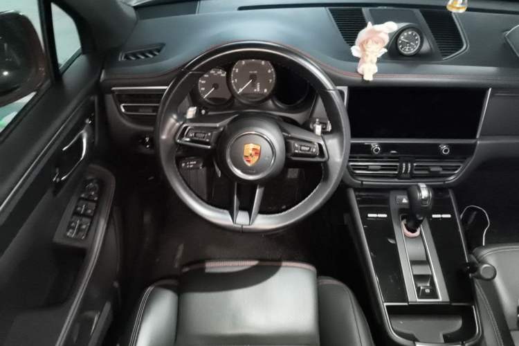 Used Porsche Macan 2022 Macan 2.0T Steering Wheel