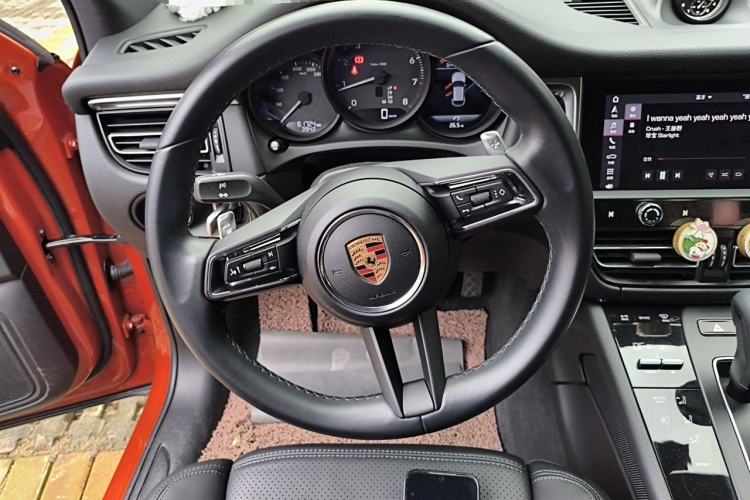 Used Porsche Macan 2022 Macan 2.0T Steering Wheel